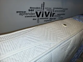 Somier con patas y colchón 90x190