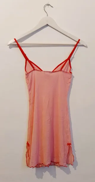 Picardías rosa con detalles rojos