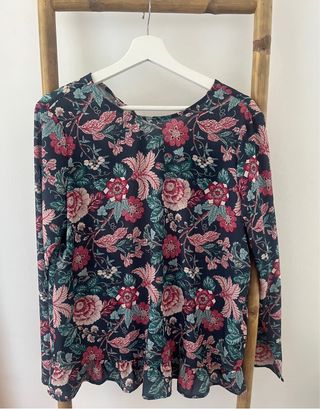 Blusa de chica. Marca Cortefiel. Talla L.