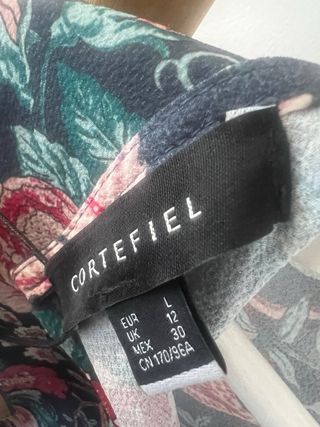 Blusa de chica. Marca Cortefiel. Talla L.