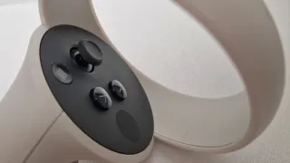 Meta Quest 2 64 GB VR Headset