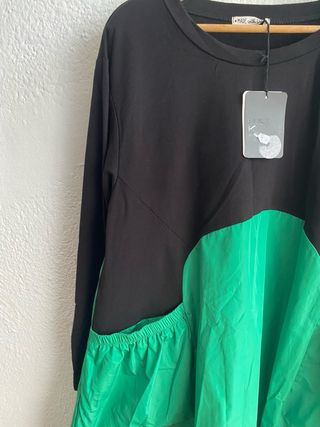 Vestido negro y verde con bolsillos