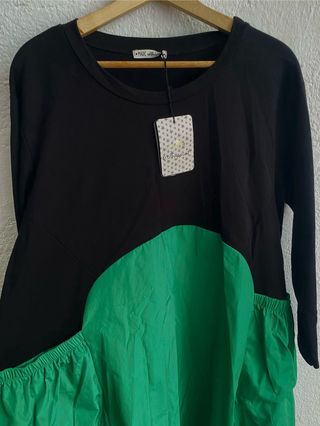 Vestido negro y verde con bolsillos