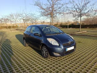Toyota Yaris año 2011 etiqueta C, 1 propietario