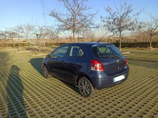 Toyota Yaris año 2011 etiqueta C, 1 propietario