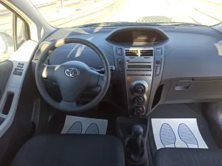 Toyota Yaris año 2011 etiqueta C, 1 propietario