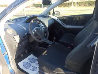 Toyota Yaris año 2011 etiqueta C, 1 propietario