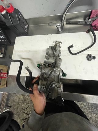 Corpo Injeção Fazer 600 (2004-2008)