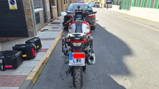 Suzuki V-Strom 1050 XT Roja y Blanca