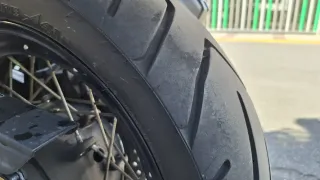 Suzuki V-Strom 1050 XT Roja y Blanca