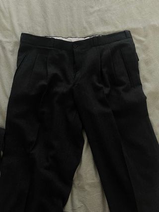 Traje de chaqueta y pantalón negro