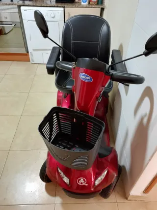 Scooter eléctrico Invacare rojo