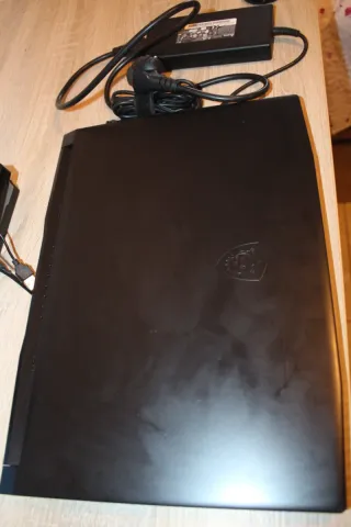 Portátil Gamer MSI Katana GF66