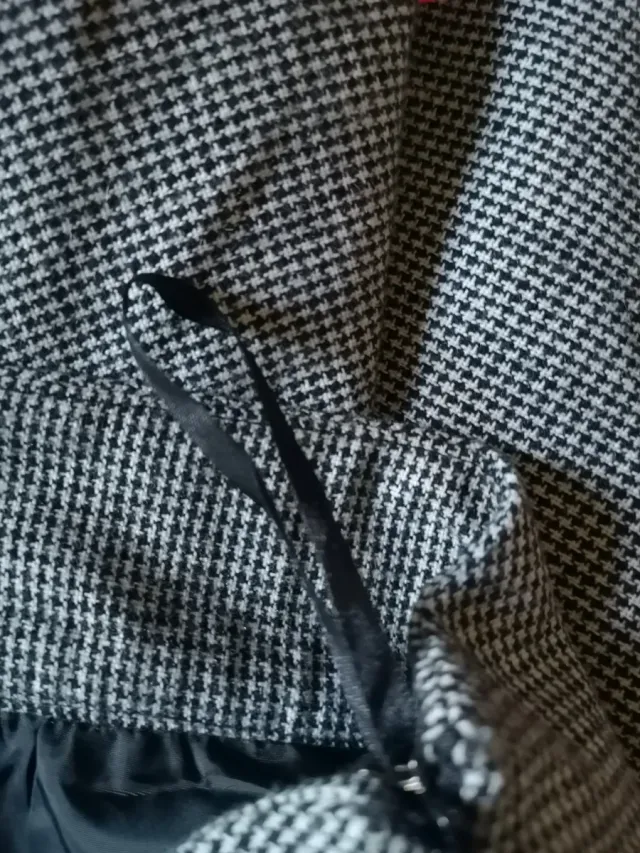 Falda Vero Moda Pata de Gallo Negra y Blanca