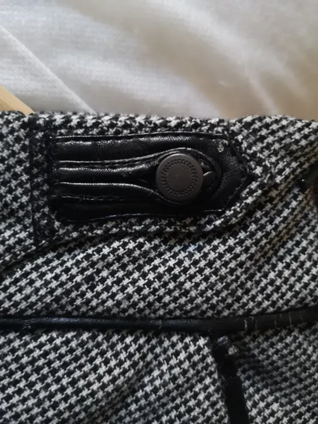 Falda Vero Moda Pata de Gallo Negra y Blanca