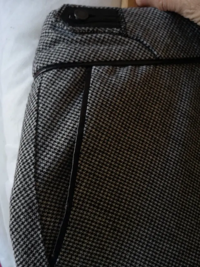 Falda Vero Moda Pata de Gallo Negra y Blanca