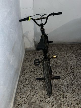 Bicicleta BMX Avigo Negra