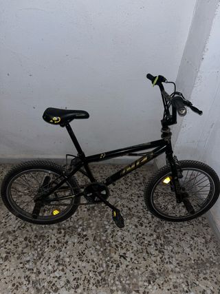 Bicicleta BMX Avigo Negra