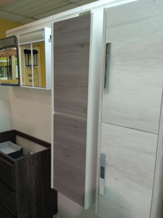 C006 - Columna de baño 35x26x120 cm