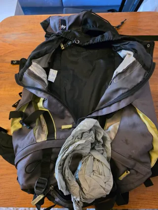 Mochila Decathlon senderismo Quechua Forclaz 50L