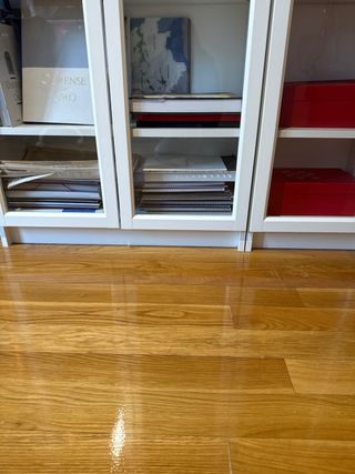 Estantería blanca madera y cristal