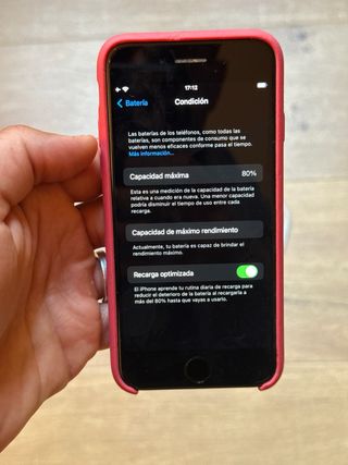 iPhone 7 32GB con custodia e cavo