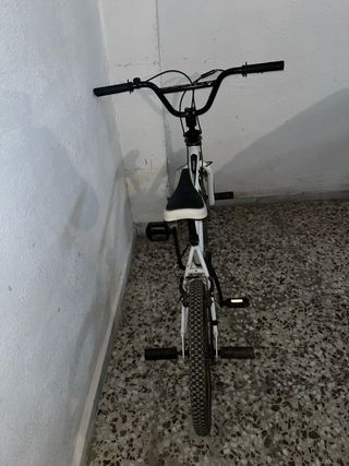 Bicicleta BMX Avigo Blanca