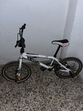 Bicicleta BMX Avigo Blanca