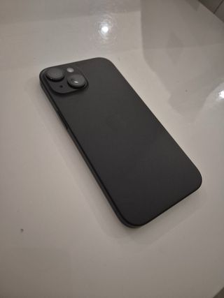 iPhone 15 Negro 128GB + Funda + Cable