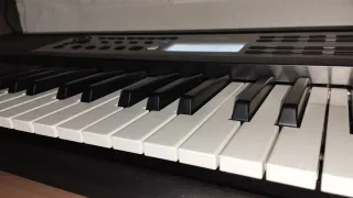 Teclado Yamaha E-383