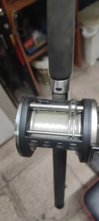 Caña y carrete de curricán