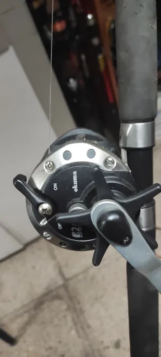 Caña y carrete de curricán