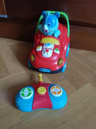 Coche teledirigido Vtech con oso