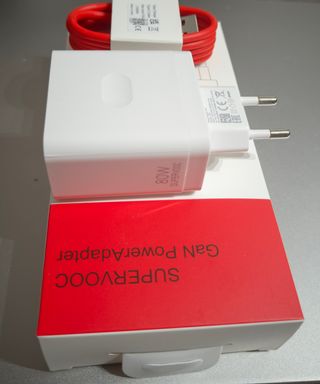 Cargador compartible OnePlus 80W  + Cable USB C