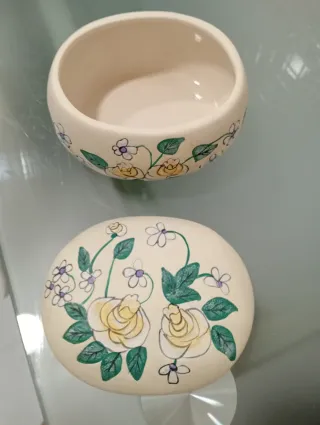 Cajita de cerámica decorada