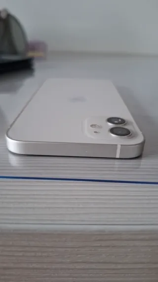 iPhone 12 Blanco 64GB + Caja original +Fundas