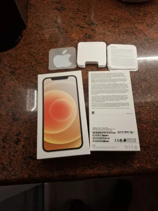 iPhone 12 Blanco 64GB + Caja original +Fundas