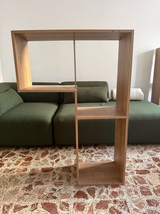 Estanterías de madera y metal