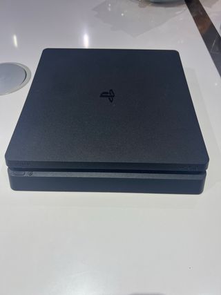 PS4 Slim con mando