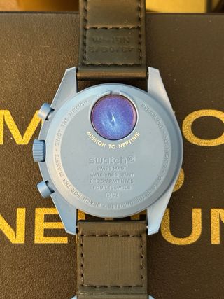 Moonswatch Mission to Neptune Moonshine Gold NUOVO