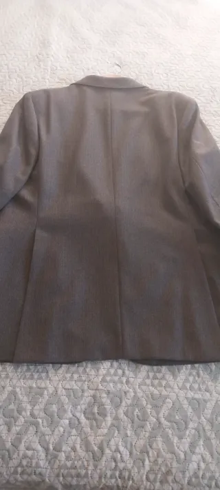 Traje de caballero gris