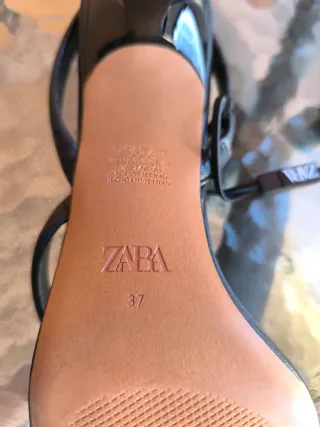 Sandalias Zara Piel Talla 37 Negras nuevas.