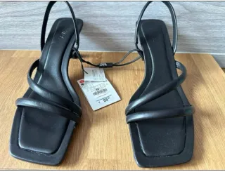 Sandalias Zara Piel Talla 37 Negras nuevas.