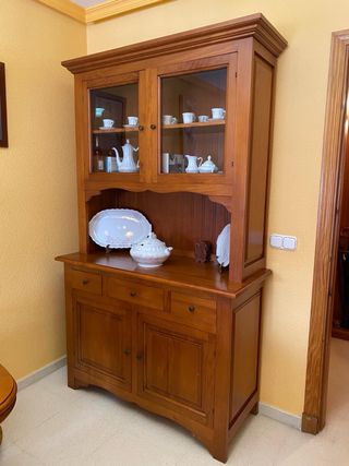 Alacena madera maciza con vitrina