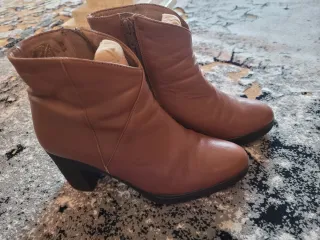 Pack botines y sandalias