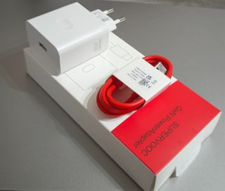 Cargador compartible OPPO 80W y Cable USB C 1m