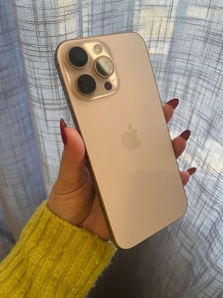 iPhone 16 Pro Max Dorado