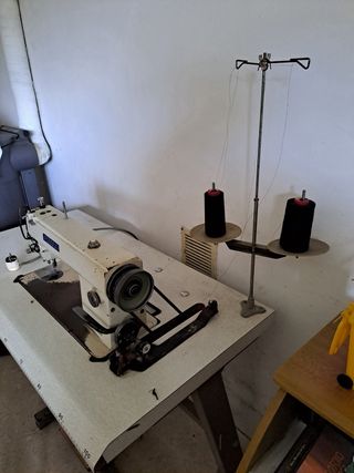 Máquina de coser industrial profesional