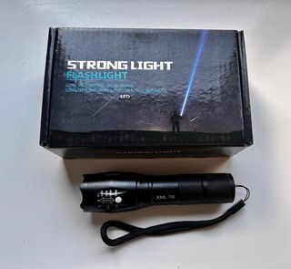 Linterna LED Táctica XML-T6 Potente