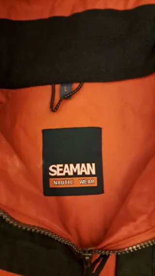 Chaquetas Náuticas marca Seaman rojas.